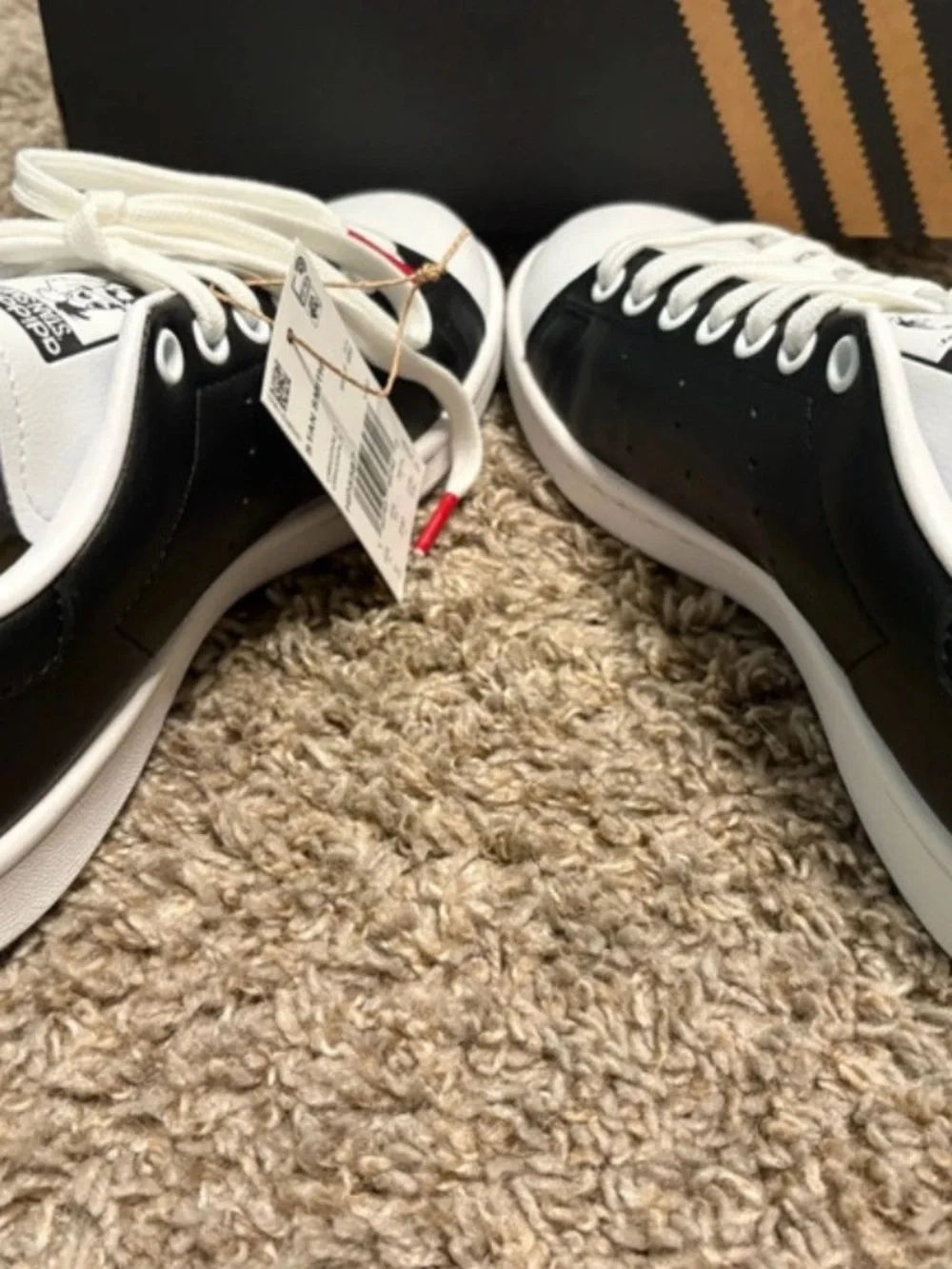 Limited edition adidas Stan Smith Disney White Sneakers 101 Dalmatians Women’s 8